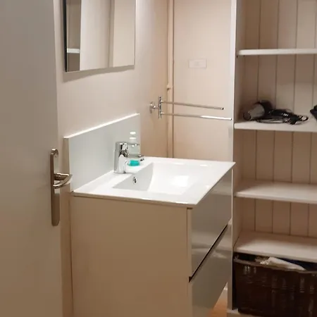 Le Quai De Juillet *